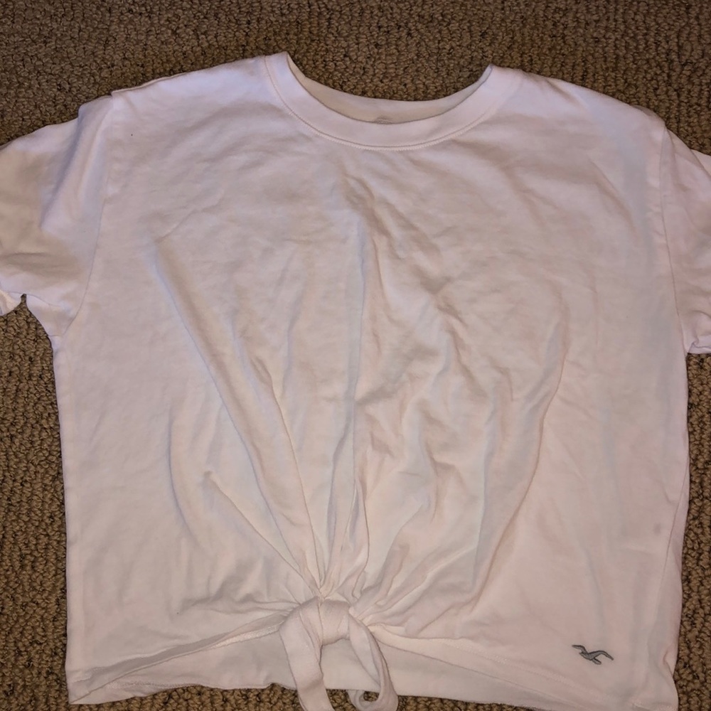 white hollister front tie shirt